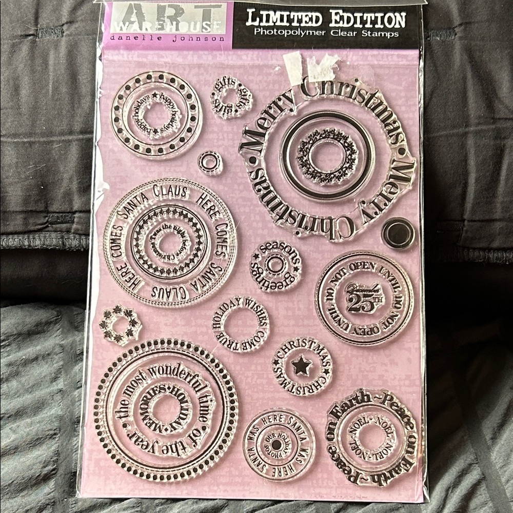 New Art Warehouse Danielle Johnson Christmas Clear circular Stamps Set